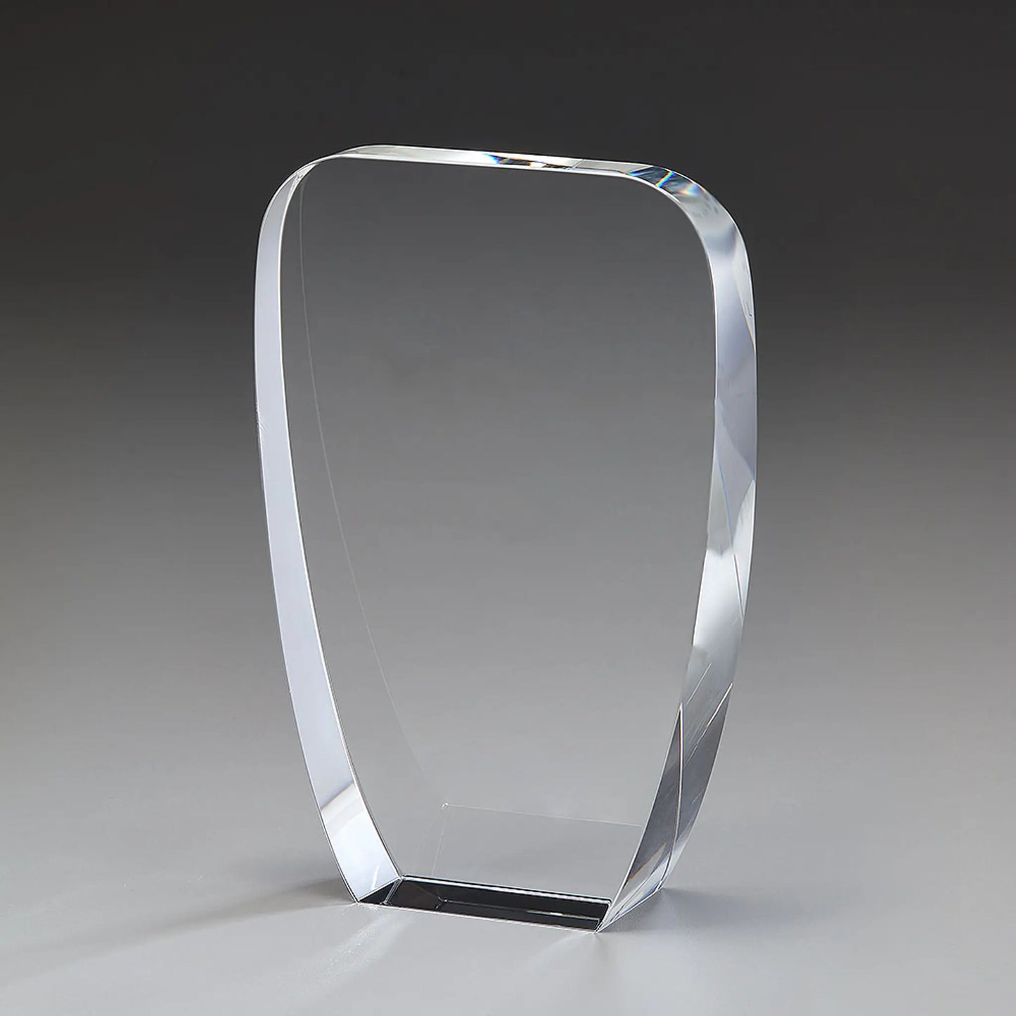 Unity Award – massiver Kristallglas-Block mit abgerundeten Ecken und Facettenschliff an den Seiten, blank ohne Gravur, personalisierbar mit Lasergravur für Unternehmensauszeichnungen und Firmenevents
