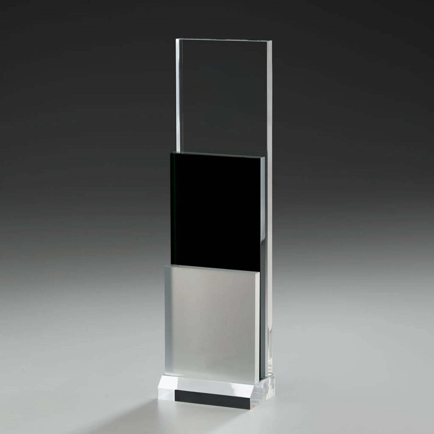 Phantom Step Award aus klarem Acrylglas, schwarzem und silbernem Acrylelement in Stufenform, klarer Sockel , unpersonalisiert