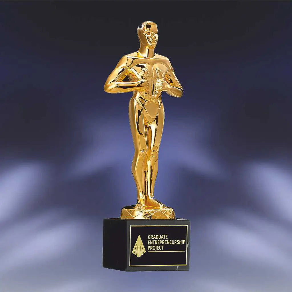 Hollywoode-Award goldfarbene Figur auf Marmorsockel mit Beispiel-Beschriftung