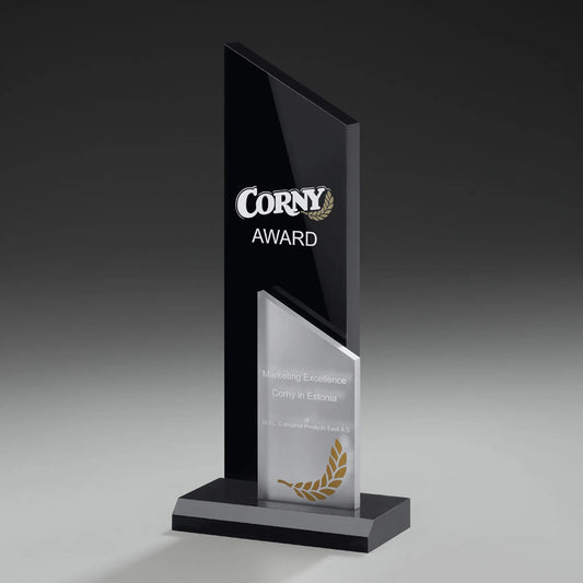 Phantom Peak Award aus schwarzem Acrylglas, bis 270 mm hoch, mit silberfarbenem Acrylelement auf schwarzem Sockel – mit Beispielgravur und Digitaldruck