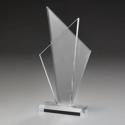 Acrylic Ice Style Award aus klarem Acrylglas mit Doppelspitzen-Form, hier ohne Gravur – Frontansicht auf grauem Hintergrund mit klarem Sockel
