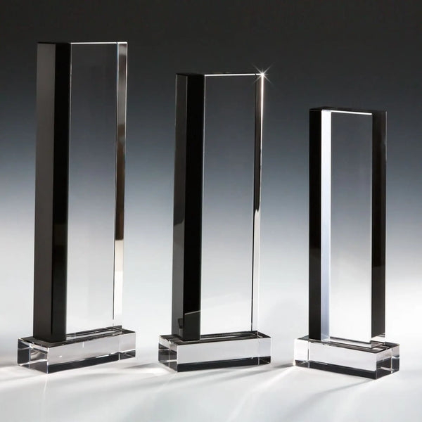 Black Framed Crystal Award – Kristallglas-Trophäe aus klarem und schwarzem Glas in 3 Größen (250, 280, 310 mm) | awardideen.de
