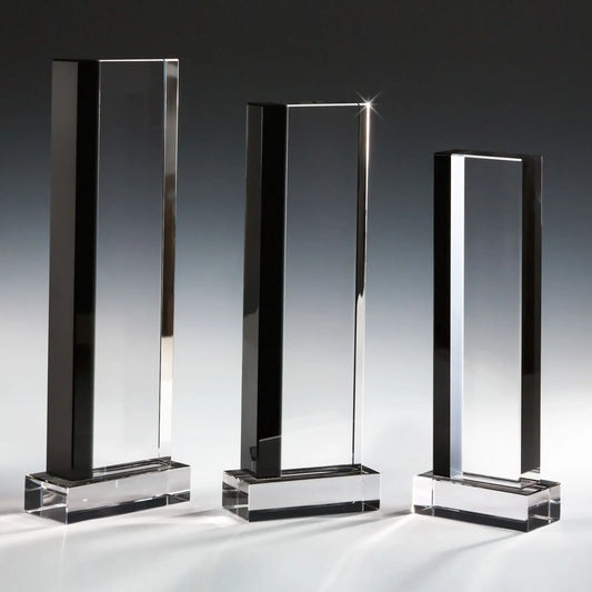 Black Framed Crystal Award – Kristallglas-Trophäe aus klarem und schwarzem Glas in 3 Größen (250, 280, 310 mm) | awardideen.de
