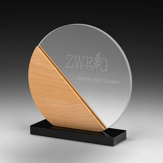 Budget 2 Holz-Award – runde Glas-Scheibe mit halbrundem Buchenholz-Element auf schwarzem Sockel, Lasergravur mit Logo und Text, personalisierbar für Unternehmensauszeichnungen und Golfturniere
