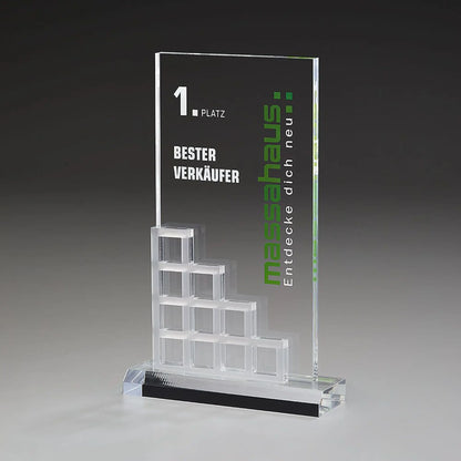 Cascade Award aus klarem Acrylglas mit gefrostertem Stufenelement aus Acrylic Ice, Digitaldruck mit Logo und Text in Farbe auf klarem Sockel
