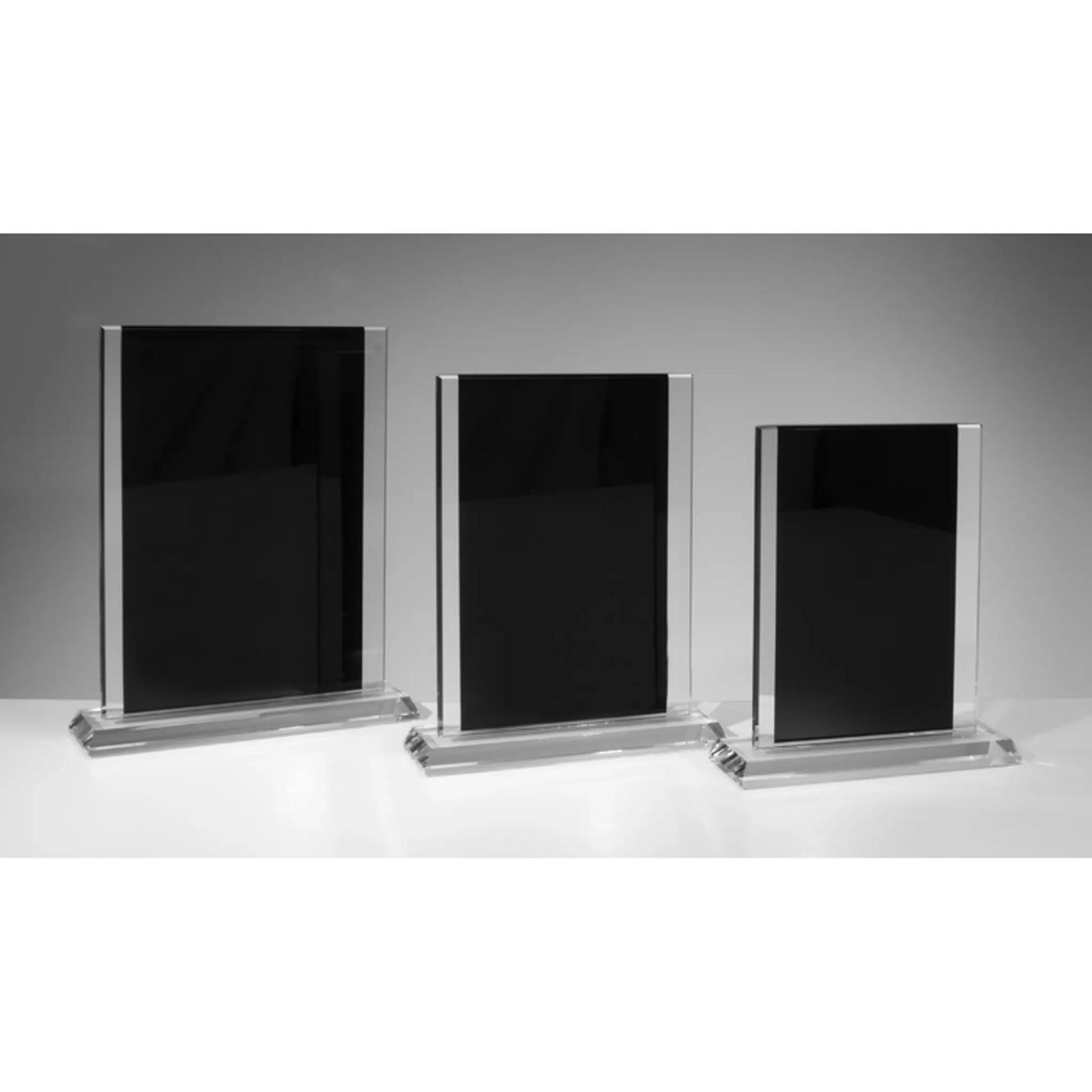 Black Design Award in drei Größen – edle Glastrophäen aus 10 mm schwarzem Glas für Lasergravur für Firmenehrungen und Golfturniere
