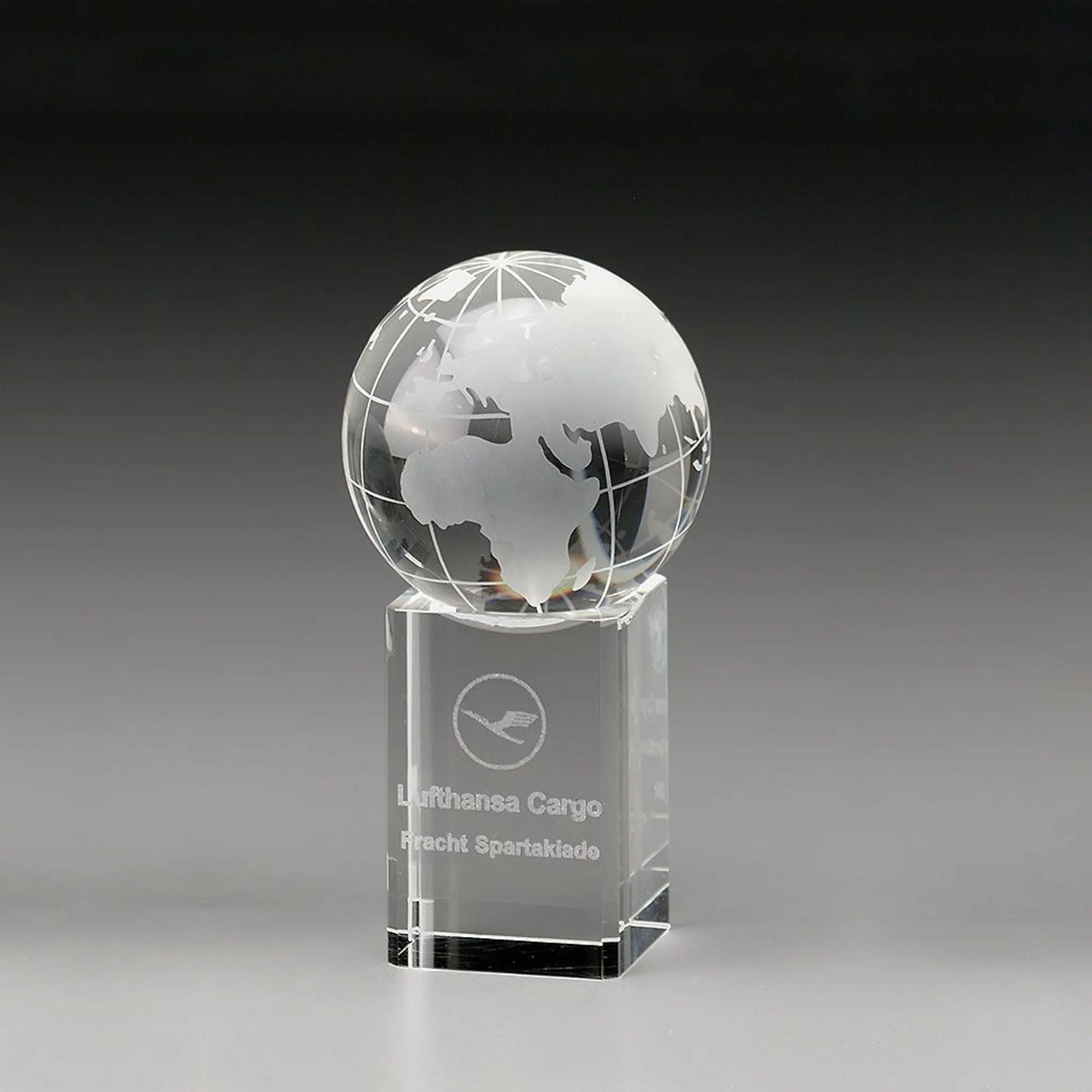 Globe Award aus Kristallglas: Weltkugel (80 mm Durchmesser) lose auf Kristallsockel – mit Lasergravur personalisierbar, inkl. Geschenkbox
