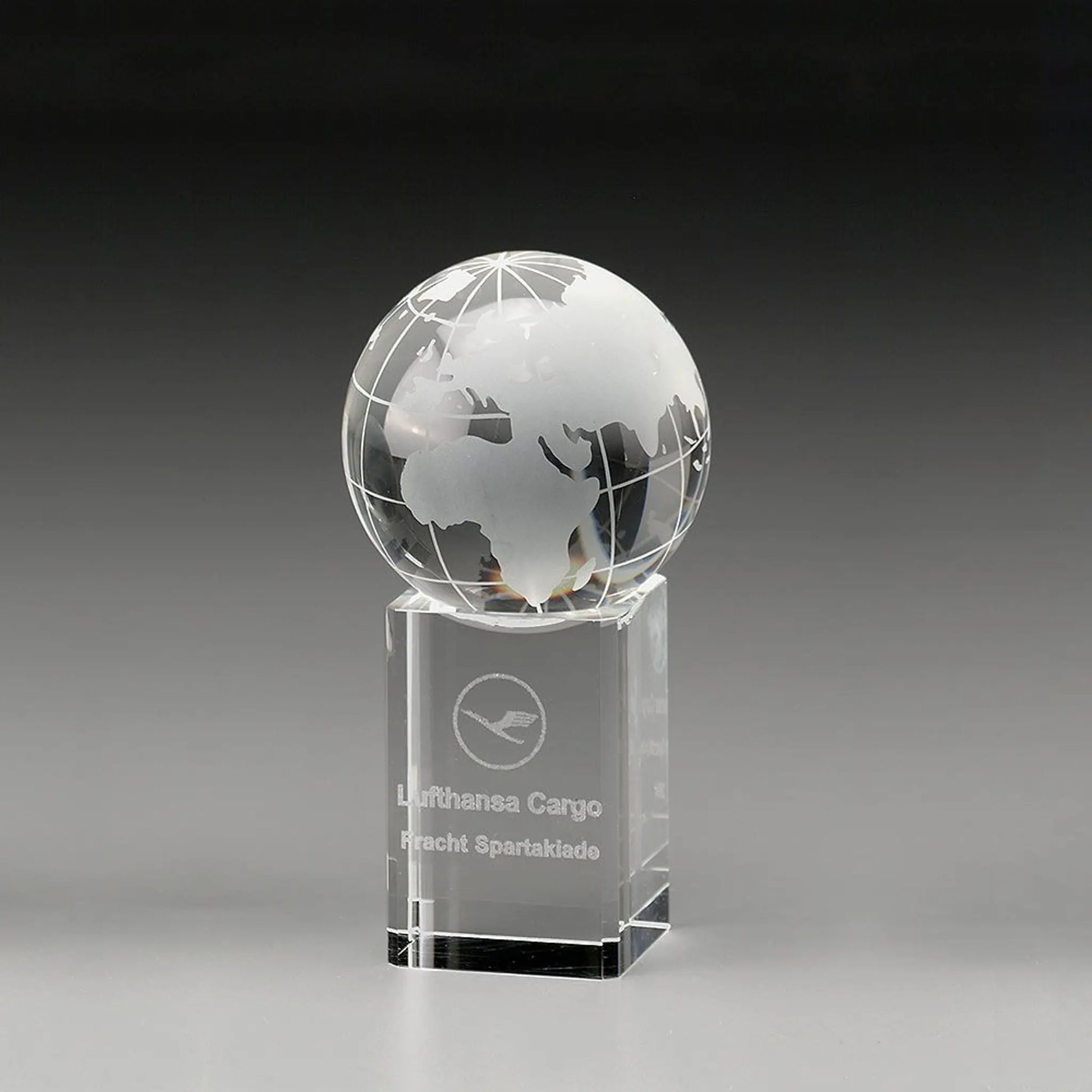 Globe Award aus Kristallglas: Weltkugel (80 mm Durchmesser) lose auf Kristallsockel – mit Lasergravur personalisierbar, inkl. Geschenkbox
