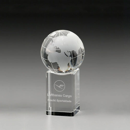 Globe Award aus Kristallglas: Weltkugel (80 mm Durchmesser) lose auf Kristallsockel – mit Lasergravur personalisierbar, inkl. Geschenkbox
