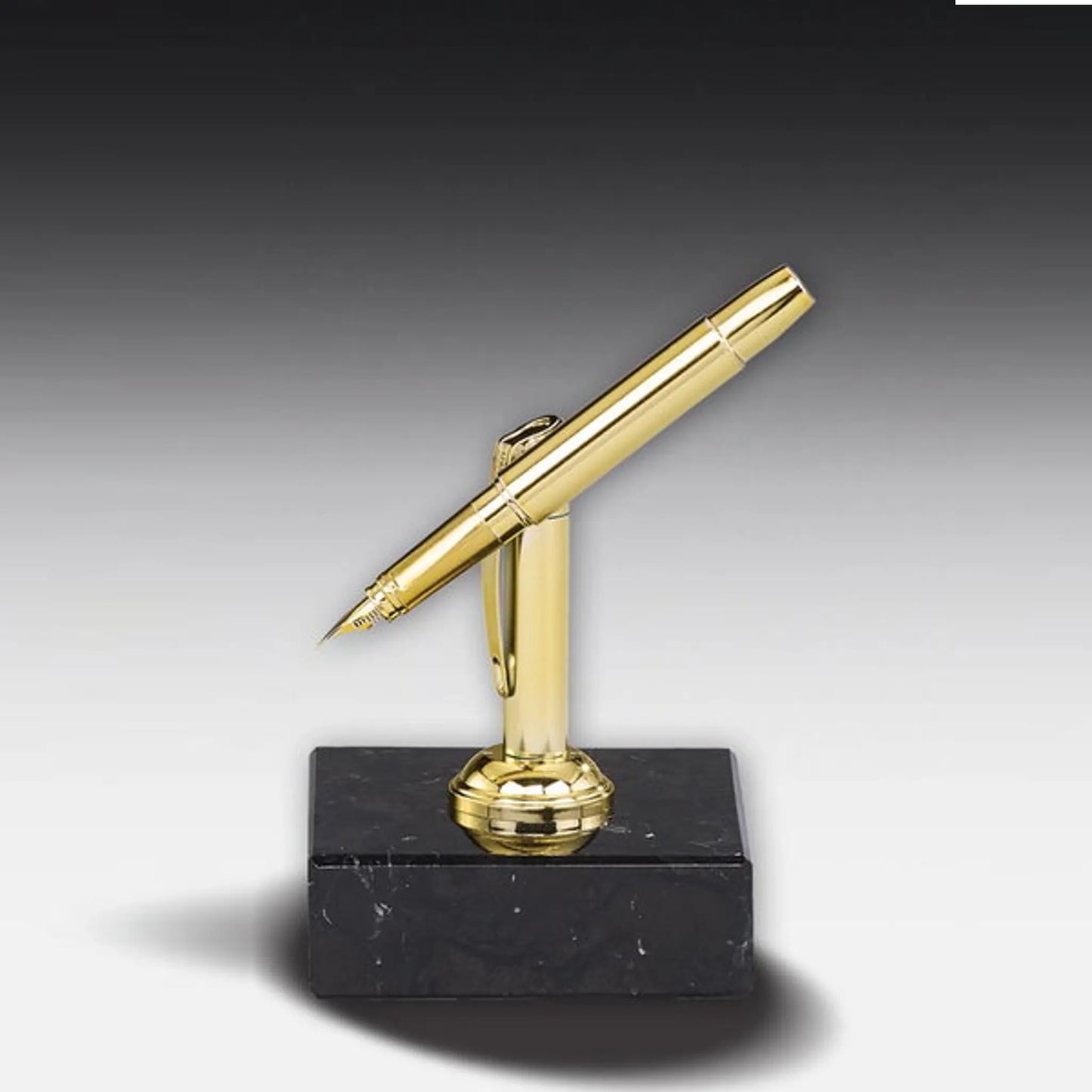 Füllfederhalter-Award goldfarben glanzlackiert auf schwarzem Marmorsockel – echter Füller Hochglanz-goldfarben lackiert auf goldfarbenem Standfuß, Höhe 140 mm
