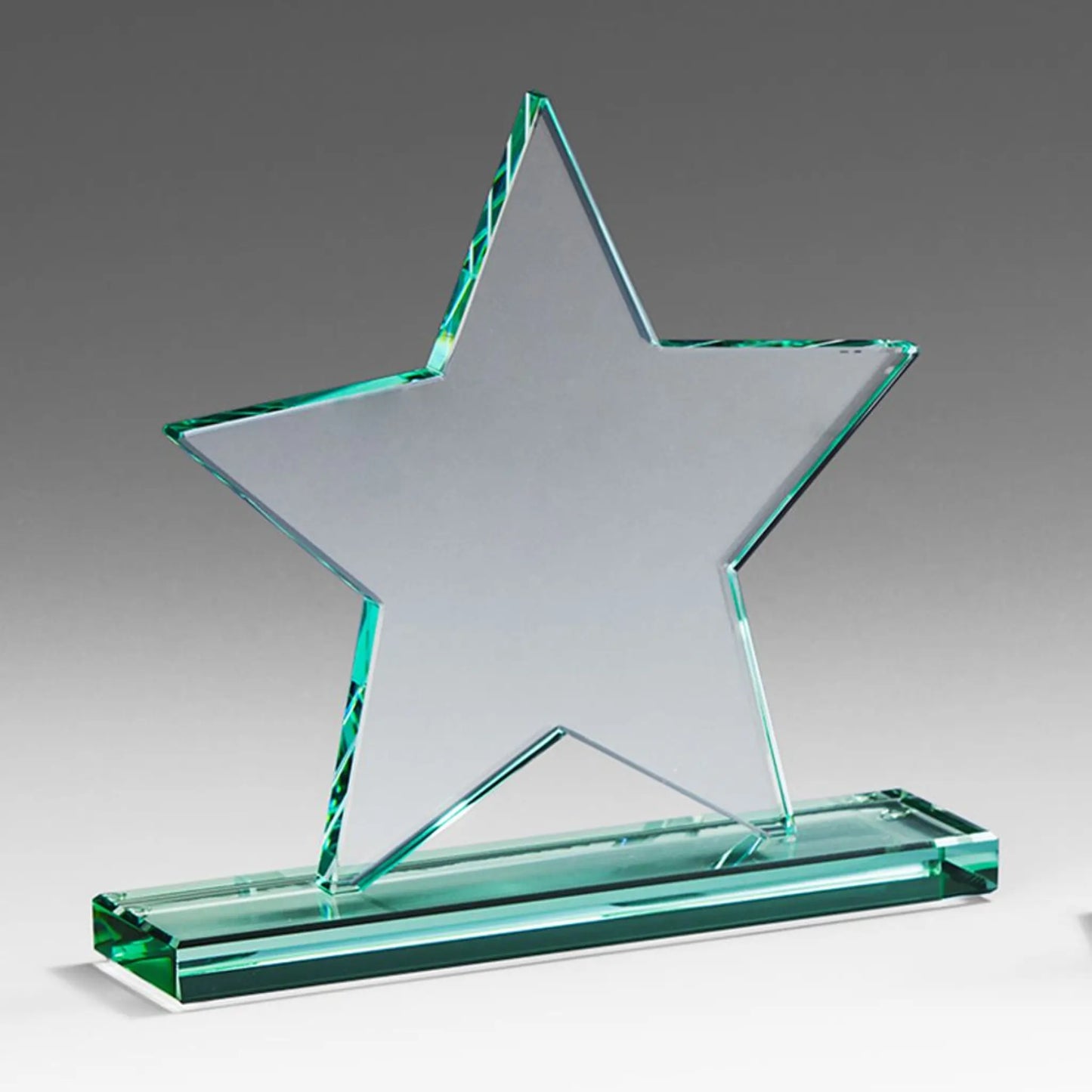 Glasaward Star – Stern-Trophäe aus Jade-Kristallglas auf rechteckigem Sockel, ungraviert | awardideen.de
