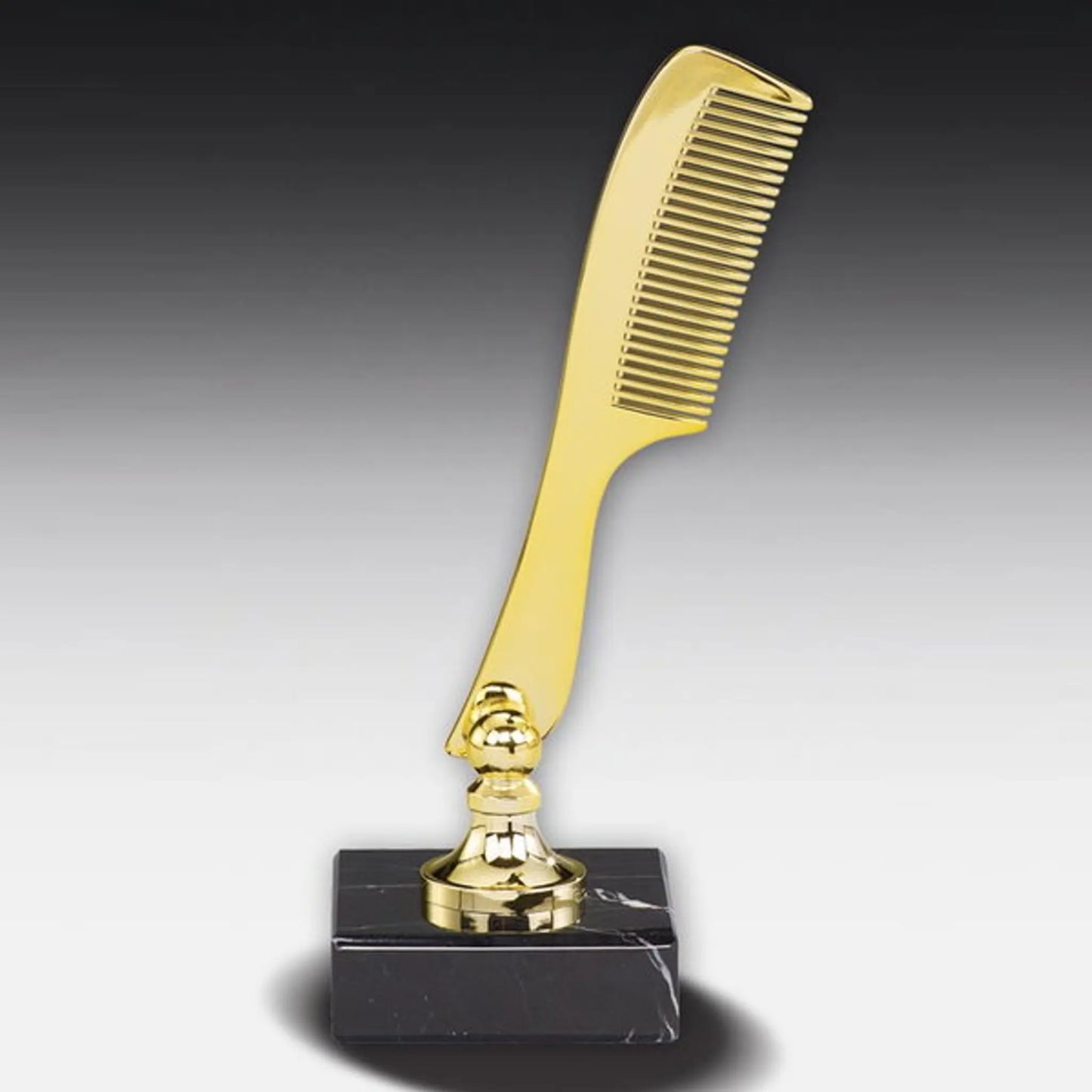 Kamm-Award goldfarben glanzlackiert auf schwarzem Marmorsockel – echter Metallkamm mit Hochglanz-Goldbeschichtung auf goldenem Standfuß, Höhe 140 mm
