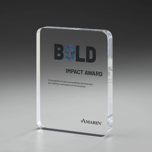 Levity Award aus klarem Acrylglas in rechteckiger Form mit abgerundeten Ecken, 200 mm, mit Bespiel-Schriftzug und Logo

