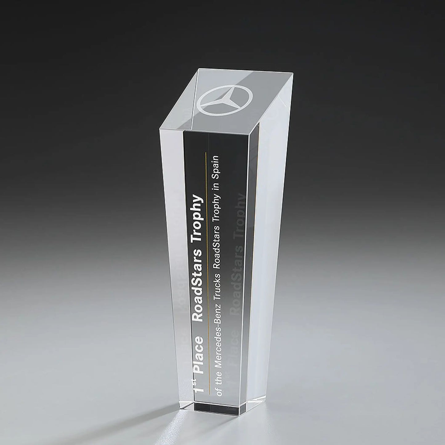 Spotlight Tower Award aus massivem Kristallglas, 50×50 mm Grundfläche, ~80 mm Glasstärke – mit Lasergravur oder UV-Druck personalisierbar, inkl. Geschenkbox

