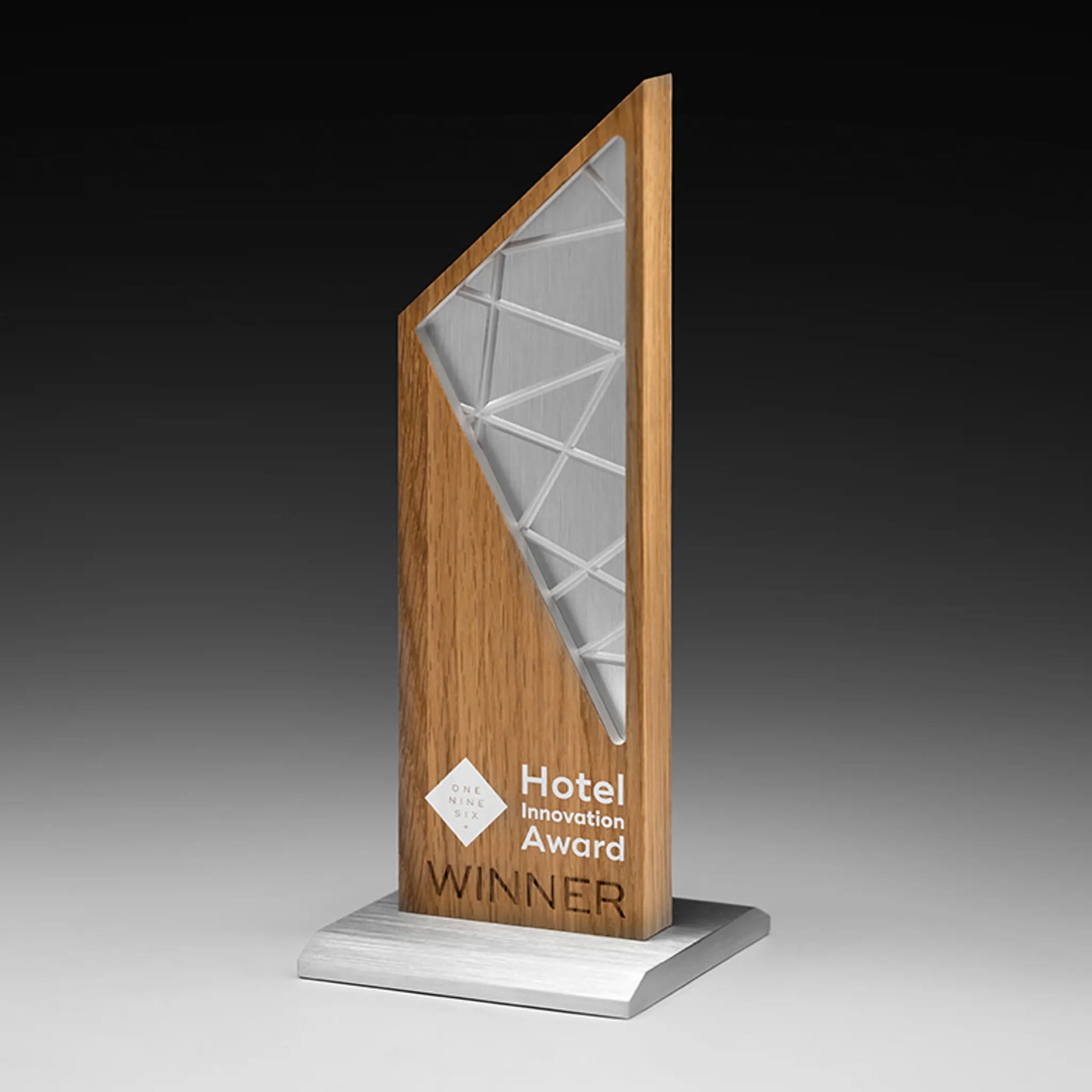 Award aus Holz und Acryl mit Beschriftungs-Beispiel